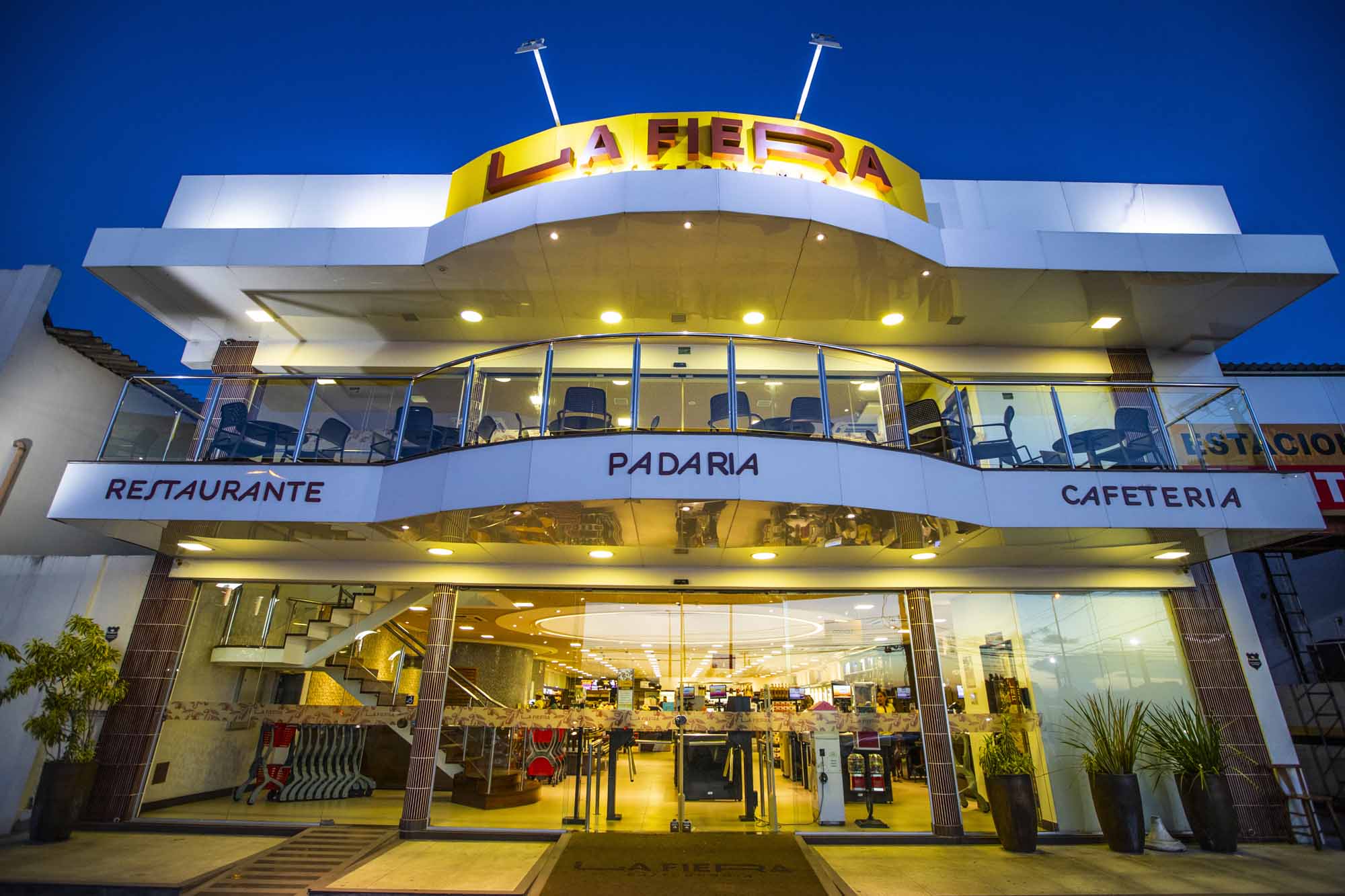 Restaurante La Fiera  Lauro de Freitas Bahia, Estrada do Coco, Lugar Perfeito