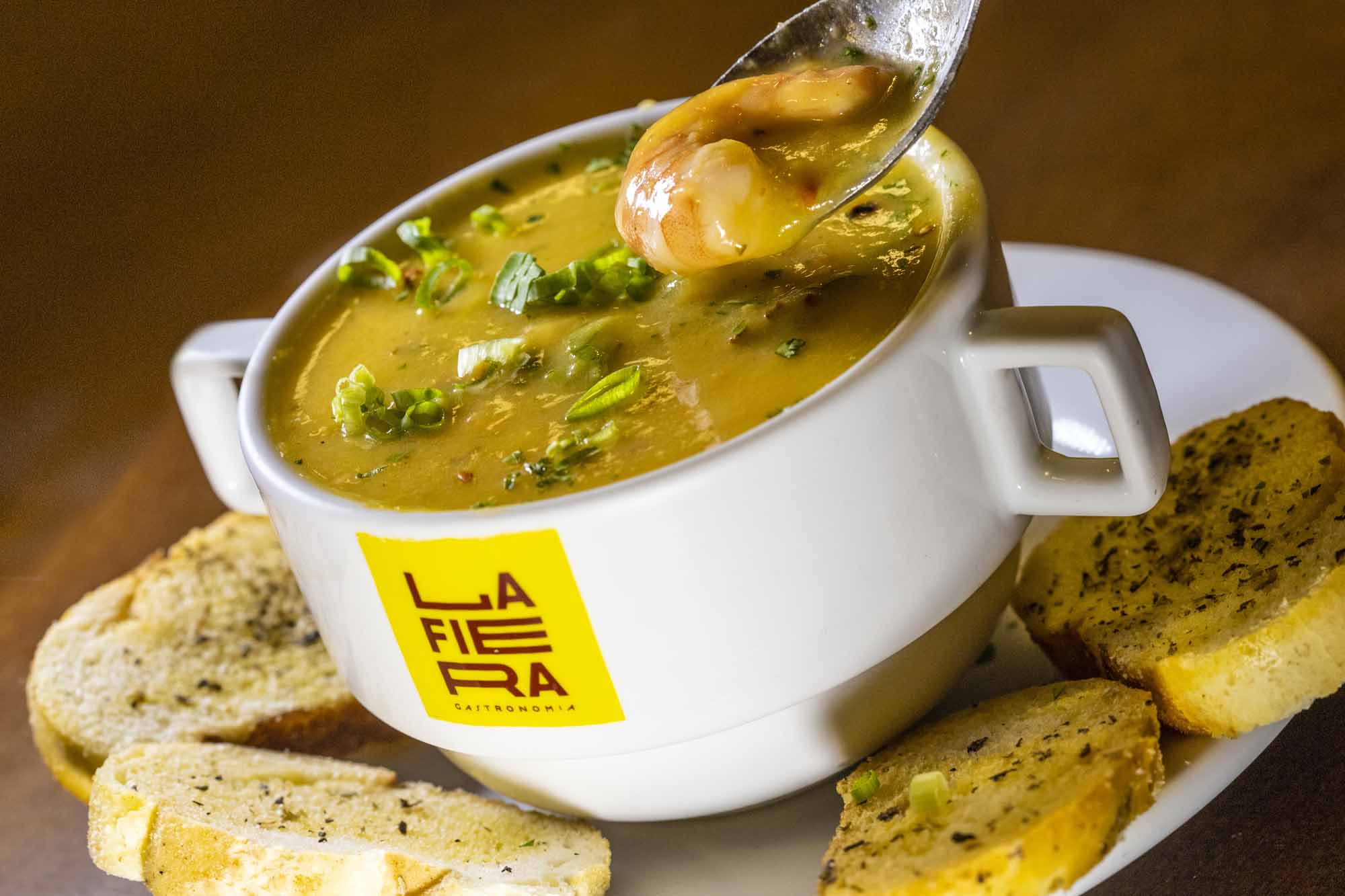 Restaurante La Fiera  Lauro de Freitas Bahia, Estrada do Coco, Lugar Perfeito